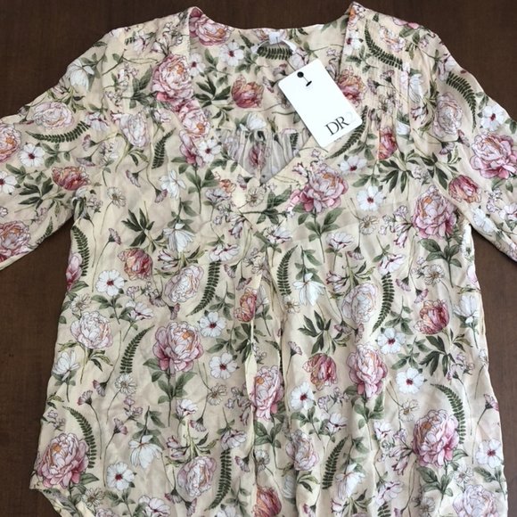 Flowery Blouse - Picture 1 of 4